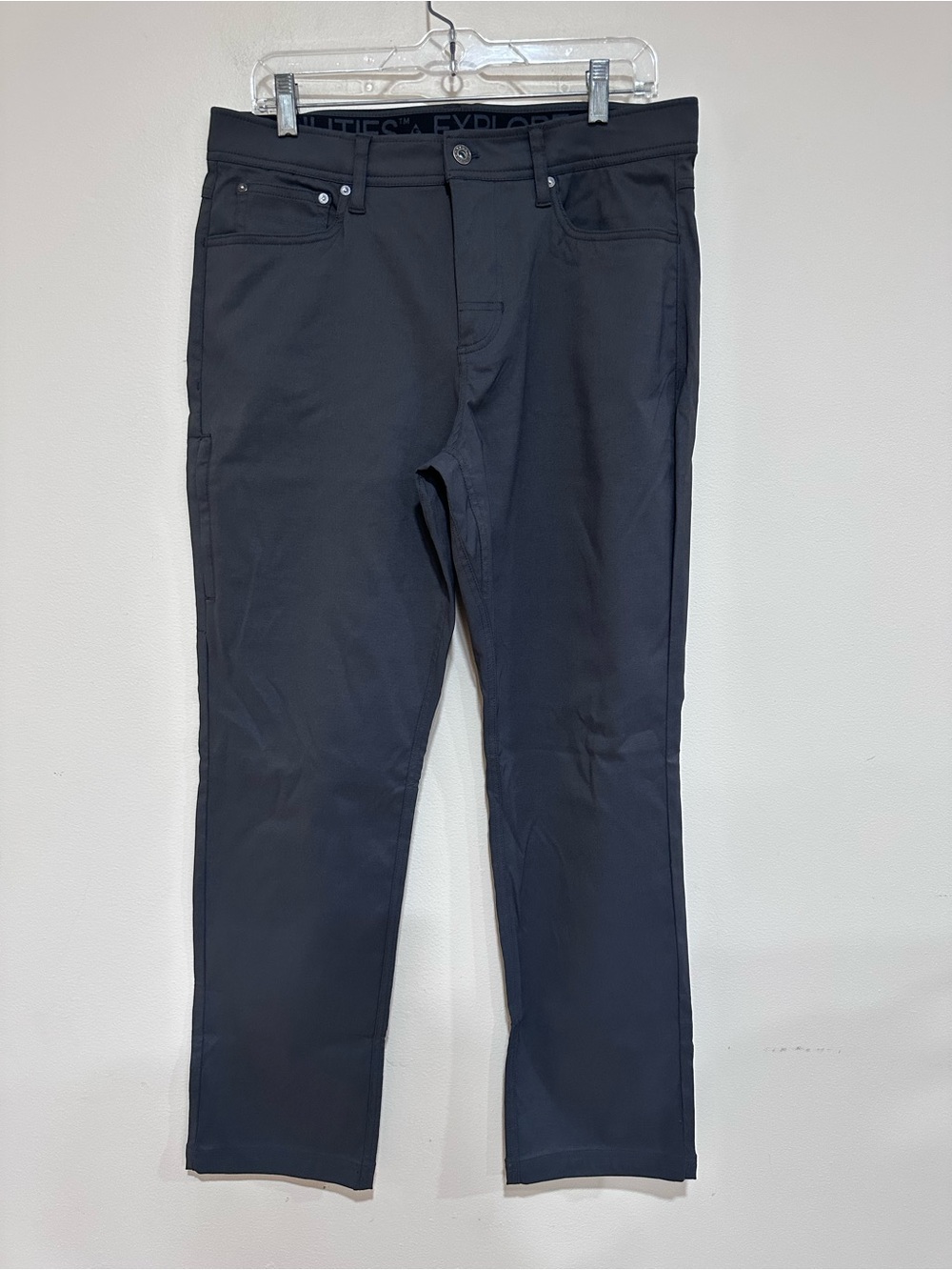 Gerry men’s gray explore the possibilities  Slim Straight pants. 32/30. NWT